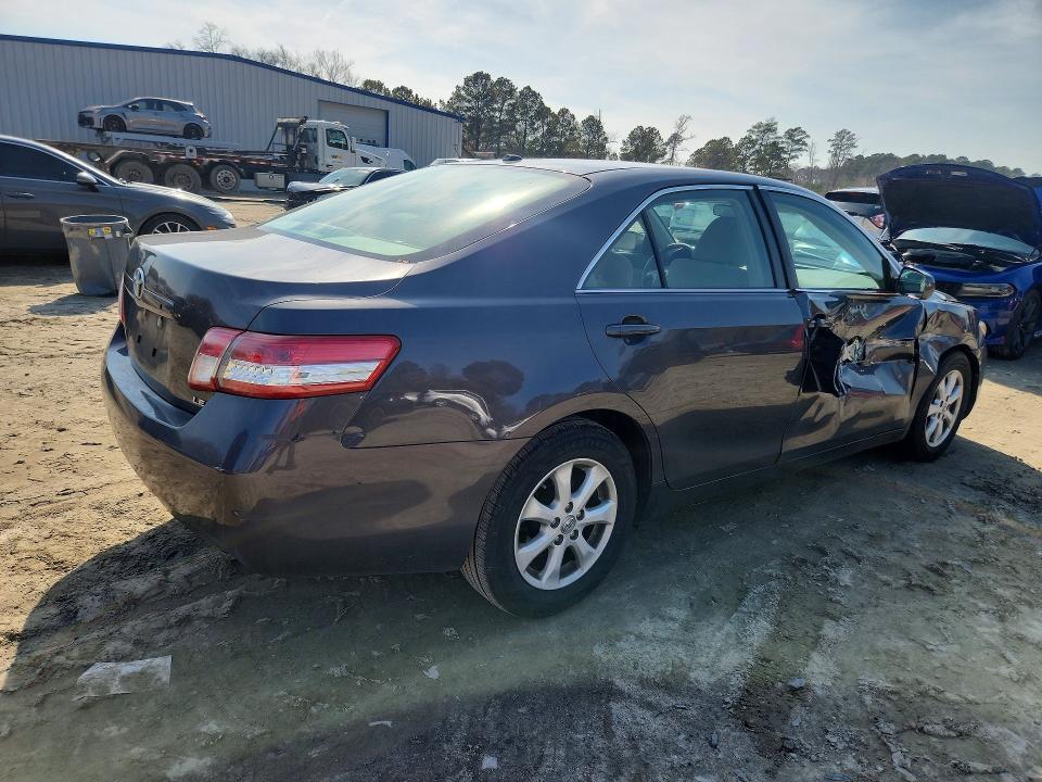 2011 Toyota Camry le