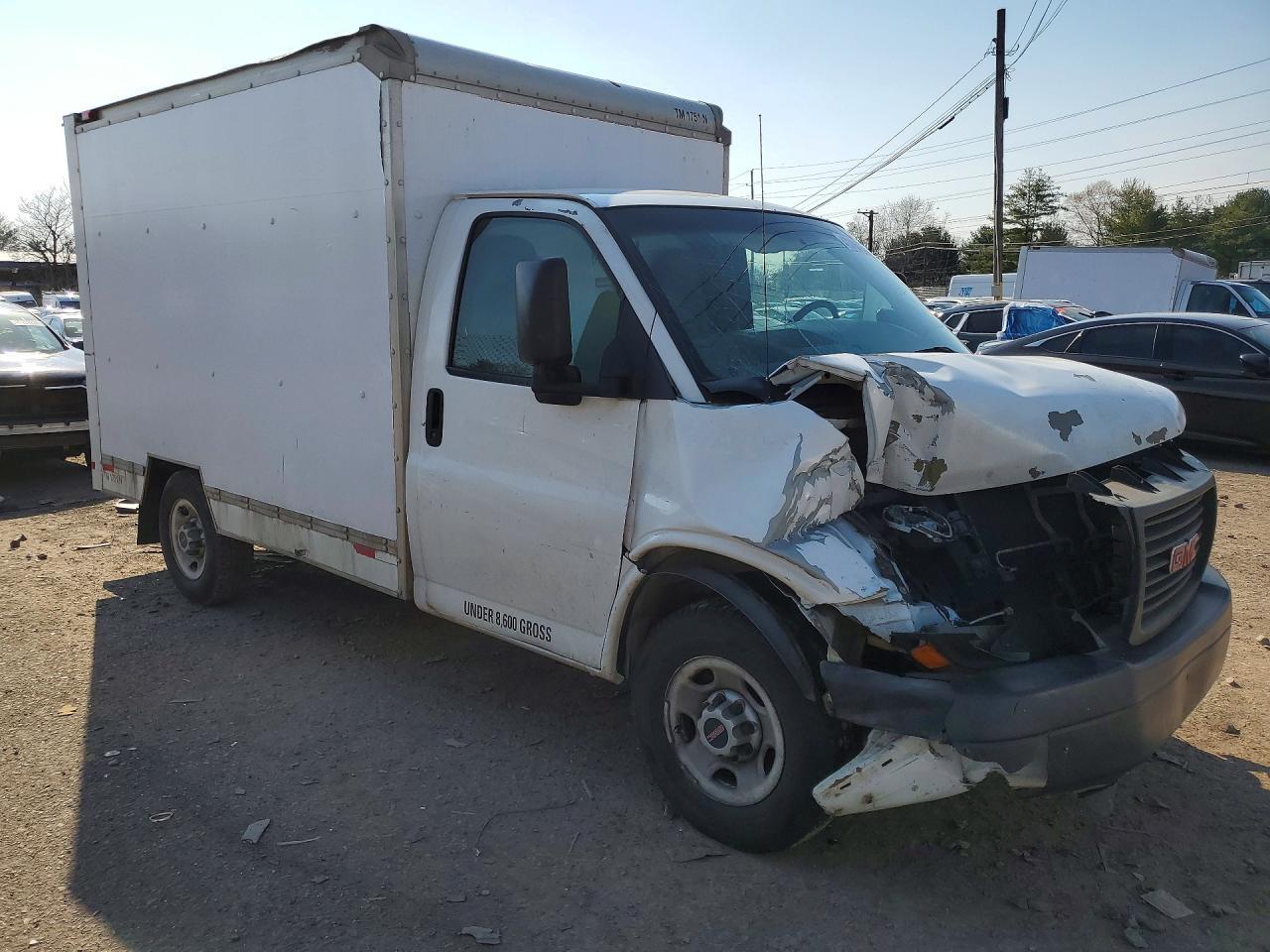 2011 GMC Savana BOX Truck