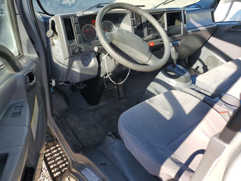 2020 Isuzu NRR BOX Truck