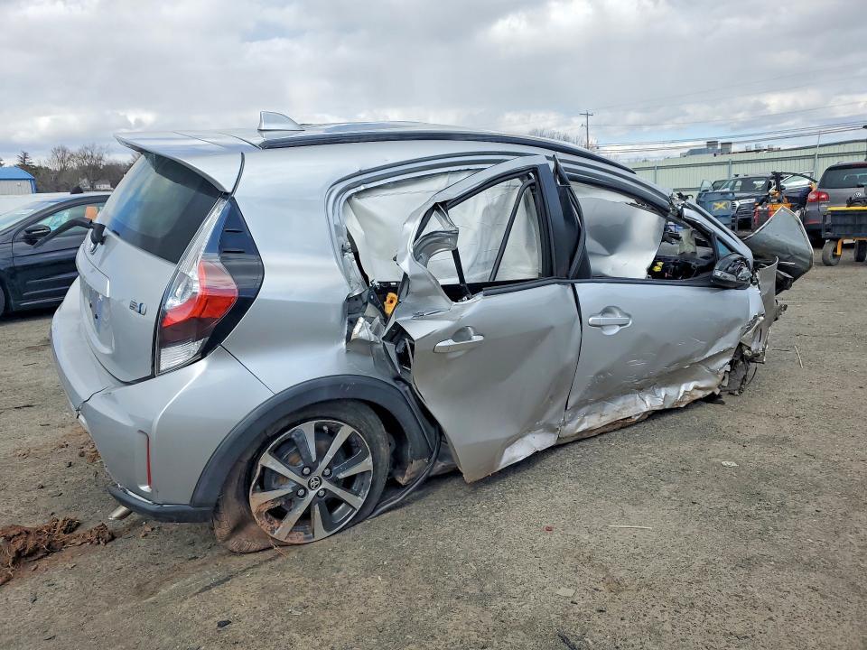 2019 Toyota Prius c l