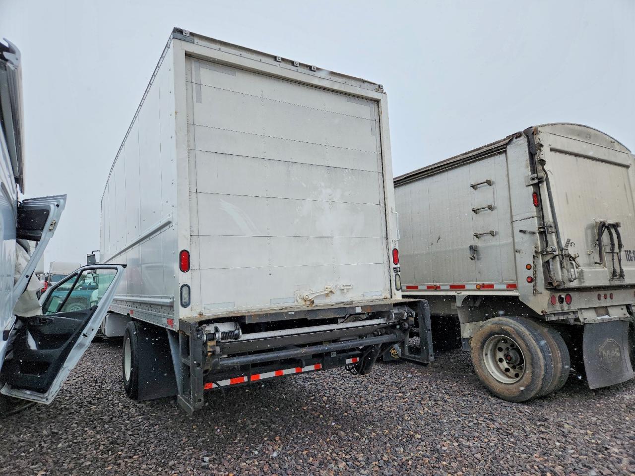 2016 Hino 338 BOX Truck