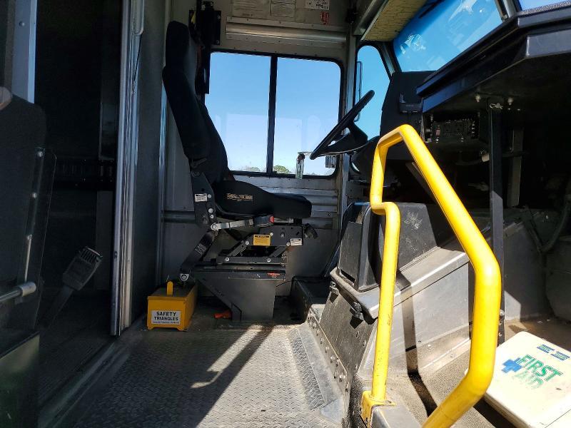 2015 Freightliner MT45 G Delivery Truck