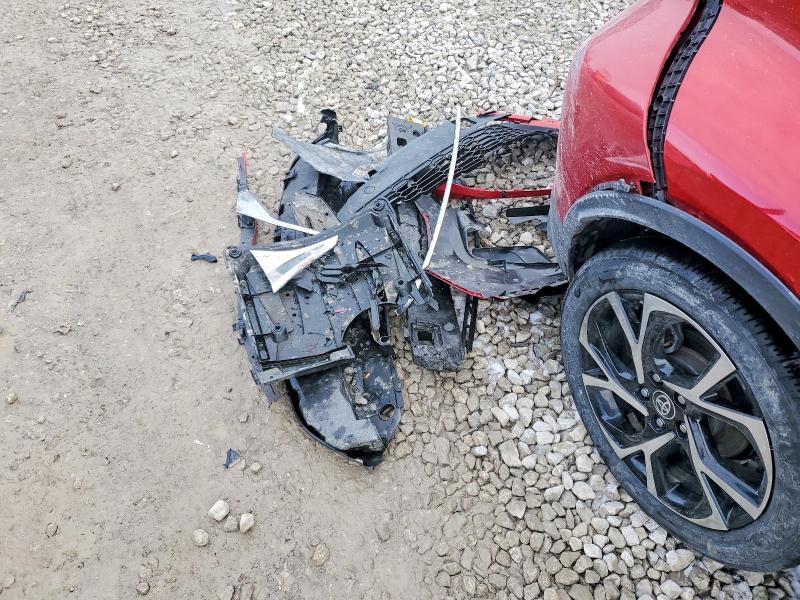 2021 Toyota C-hr xle