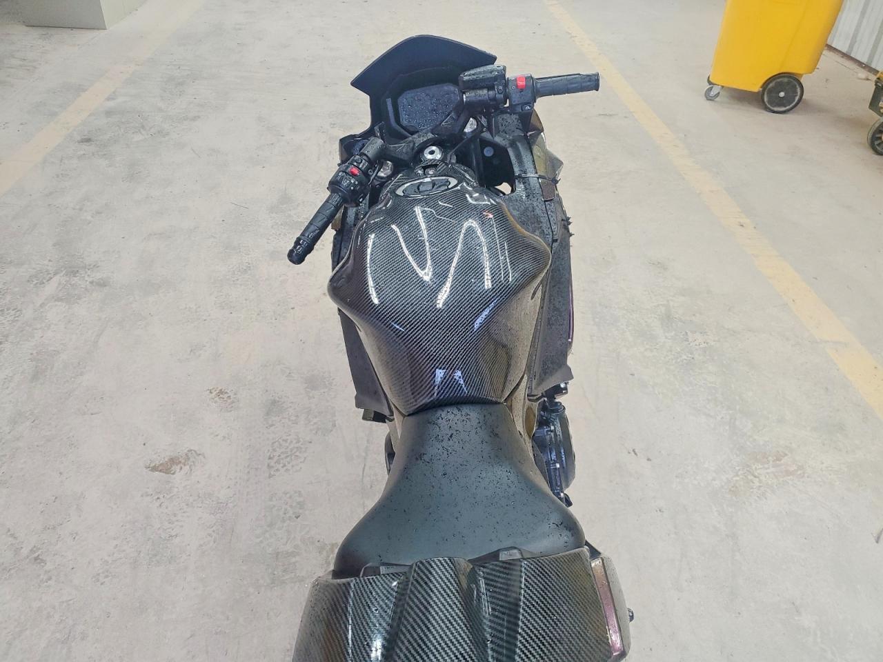 2021 Kawasaki EX650 N