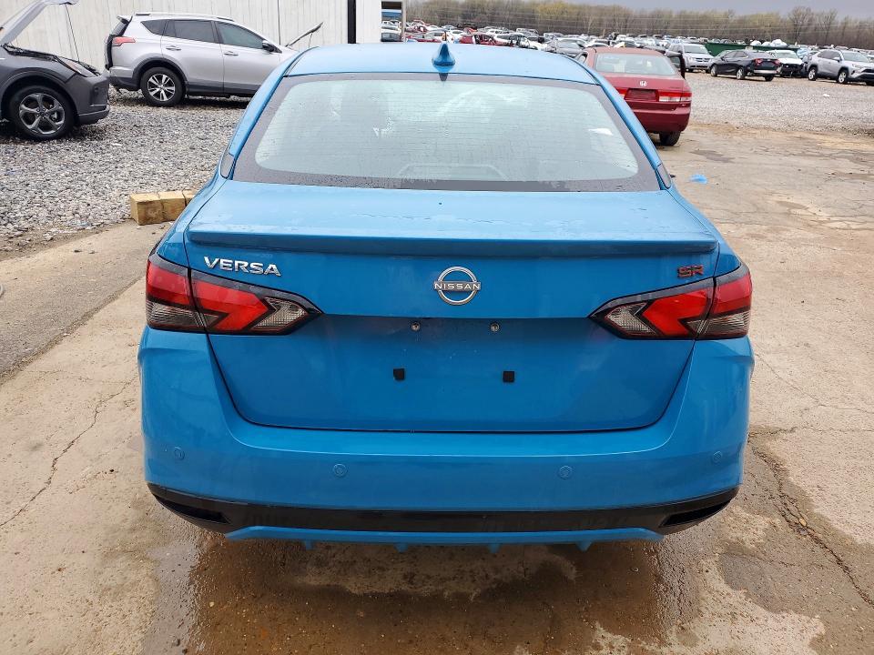 2025 Nissan Versa sr