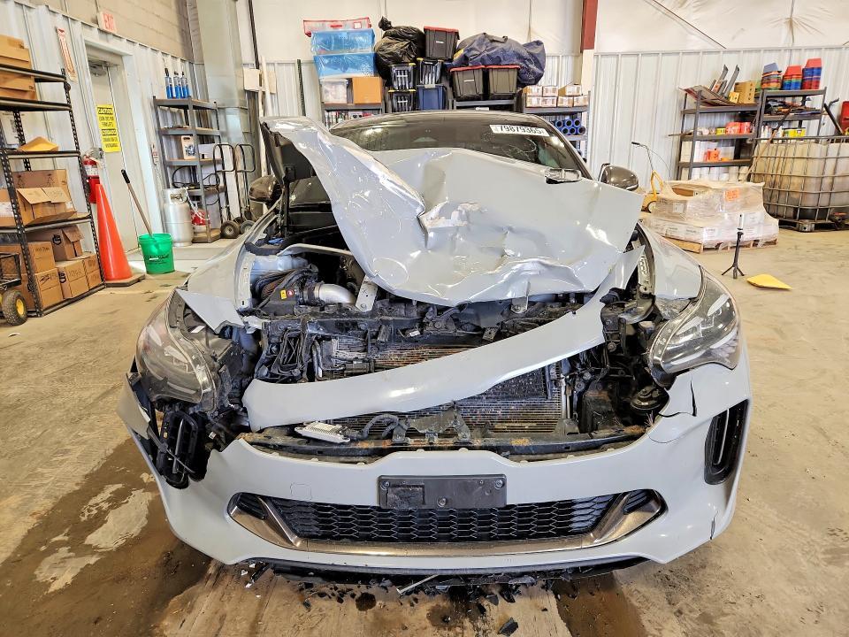 2022 KIA Stinger GT1