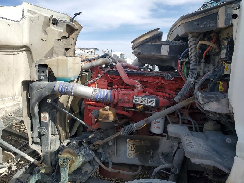 2019 Peterbilt 579 Semi Truck