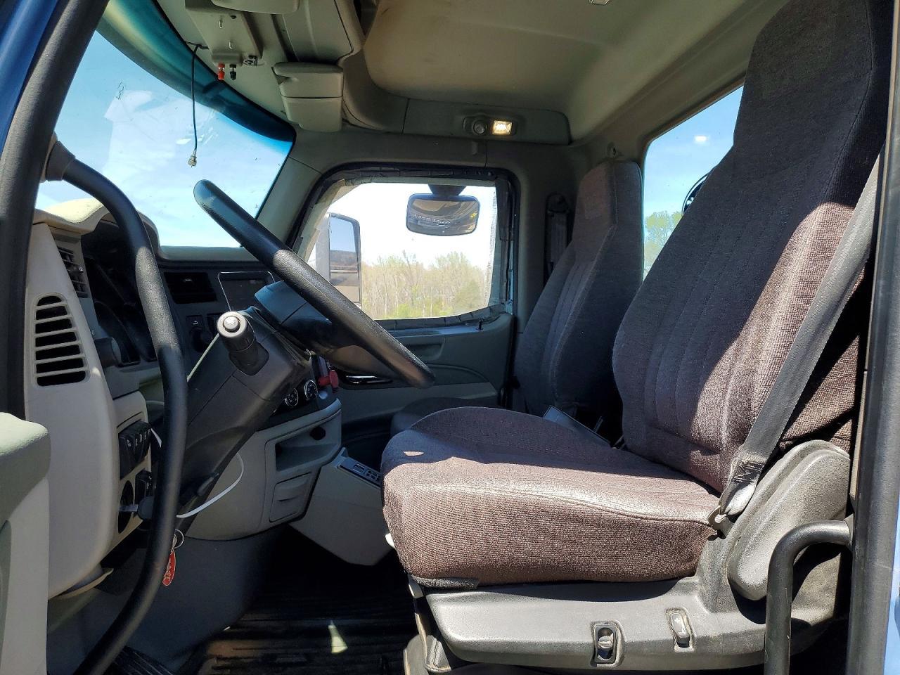 2018 Peterbilt 579 Semi Truck