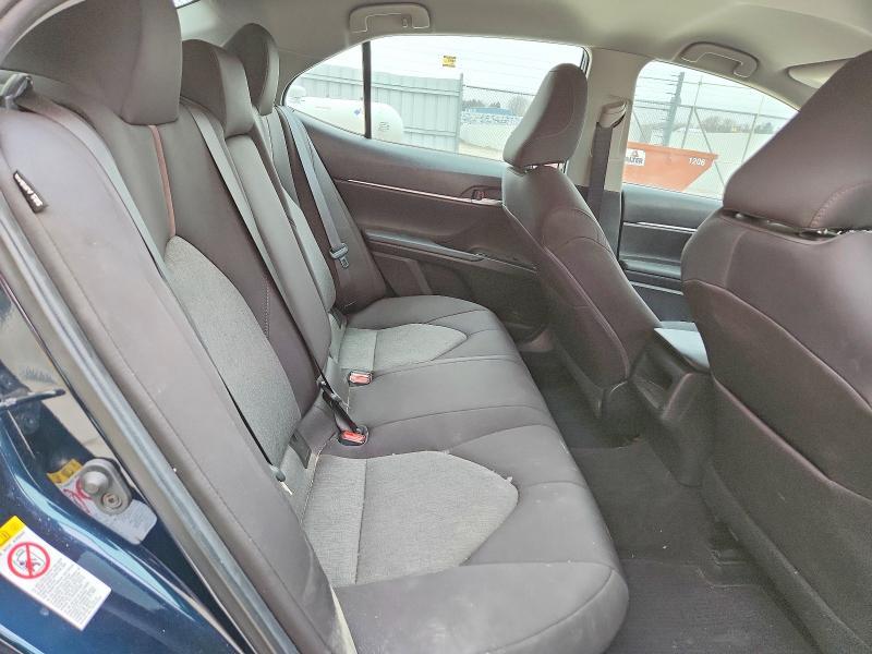 2019 Toyota Camry Hybrid le