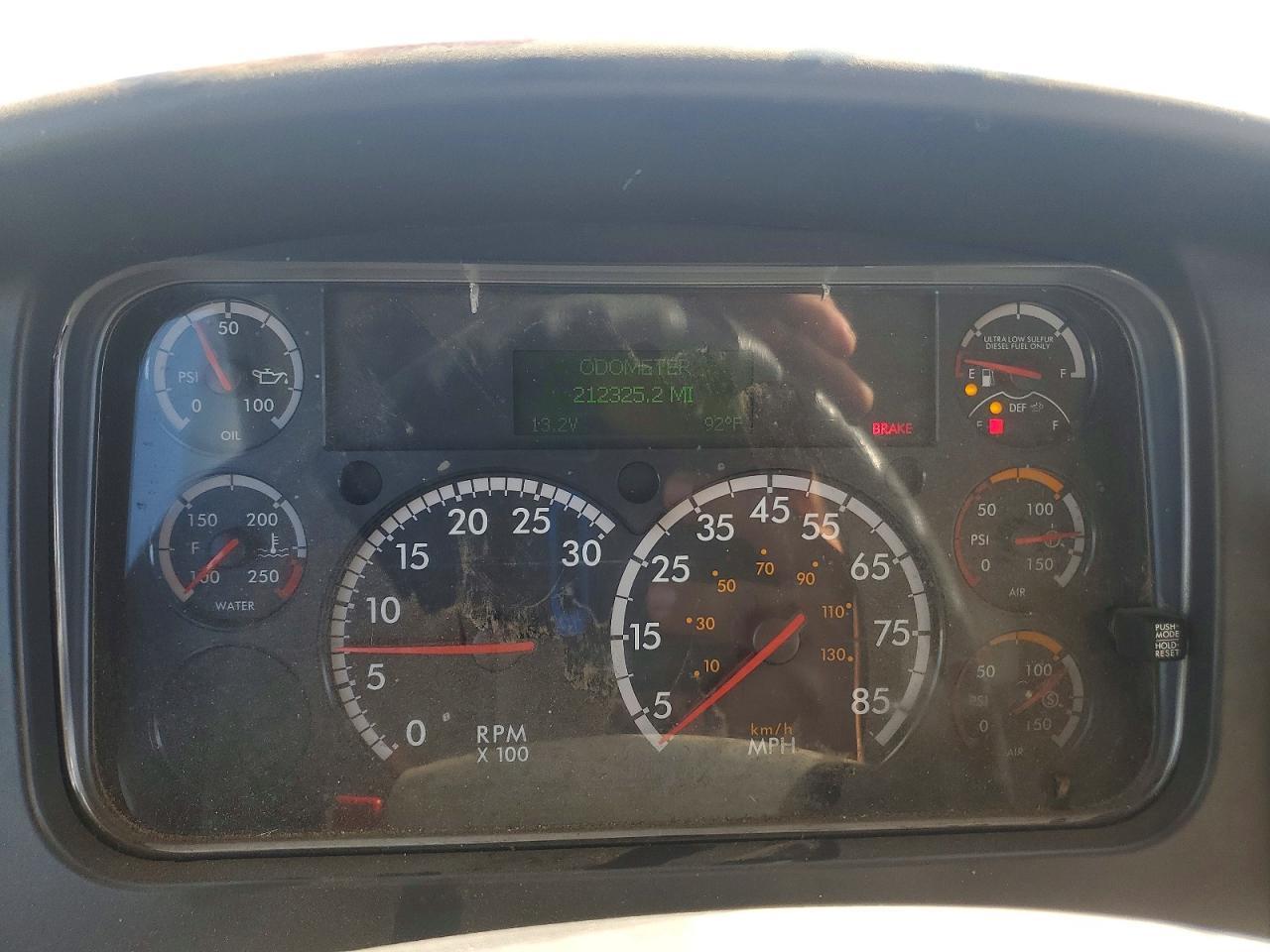 2020 Freigliner 2020 Freightliner Business Class M2 BOX Truck