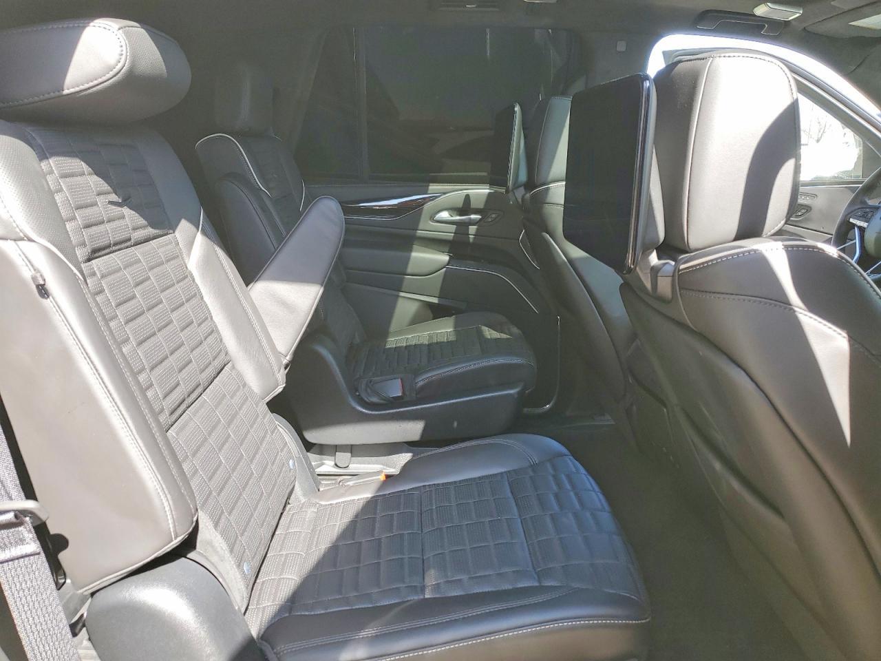 2023 Cadillac Escalade v Sport