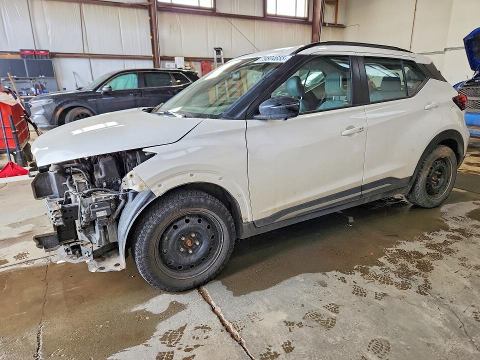 2024 Nissan Kicks sr