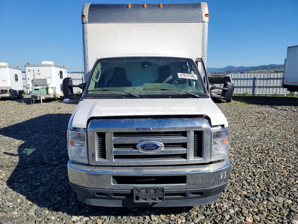 2021 Ford BOX Truck