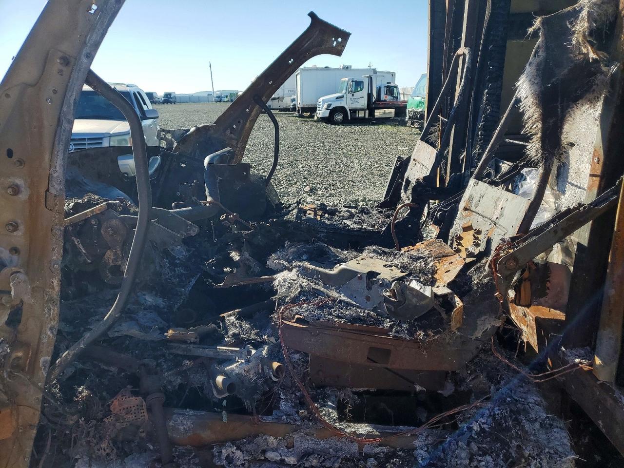 2024 Peterbilt 536 Refrigerated BOX Truck