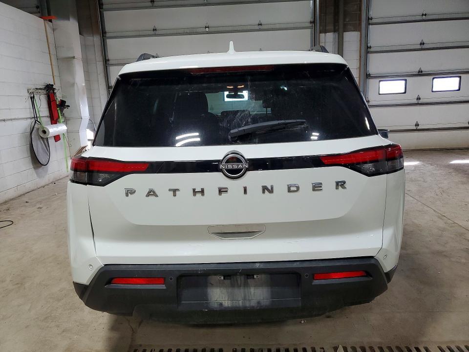 2025 Nissan Pathfinder sv