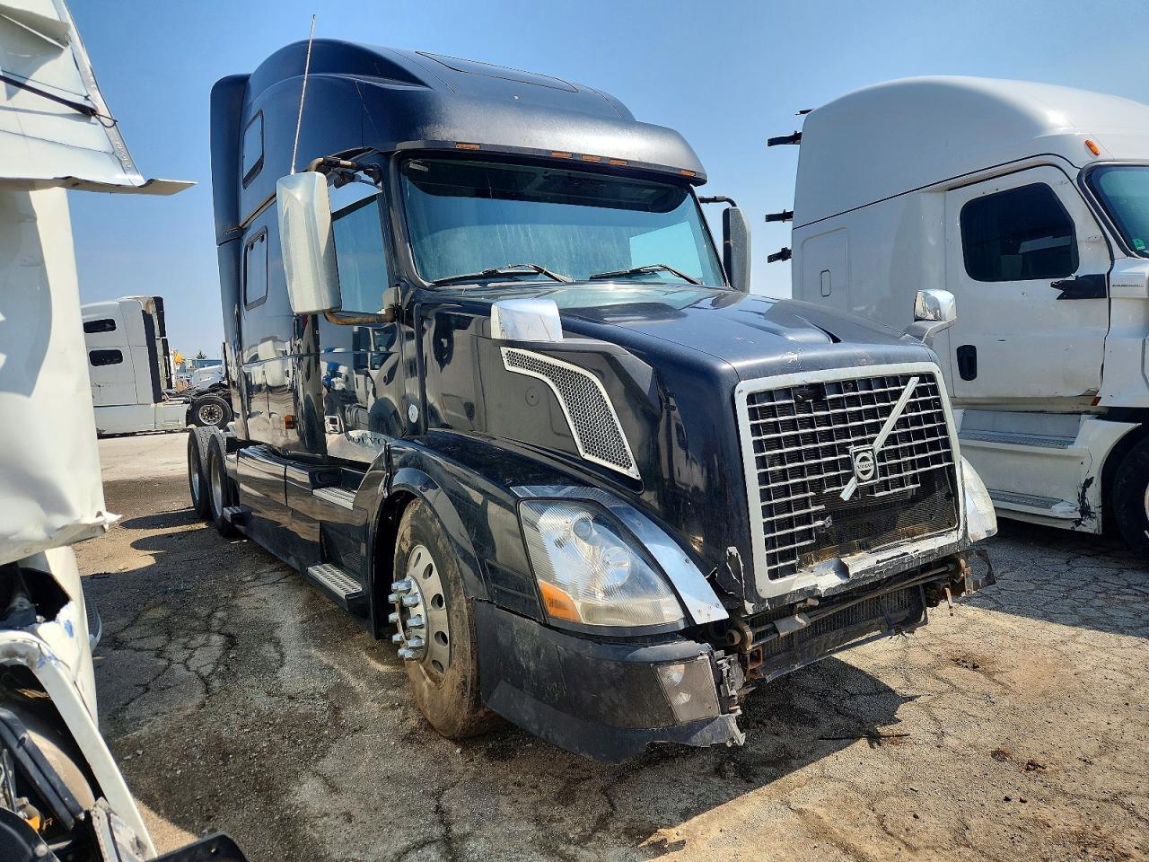 2007 Volvo VNL Semi Truck