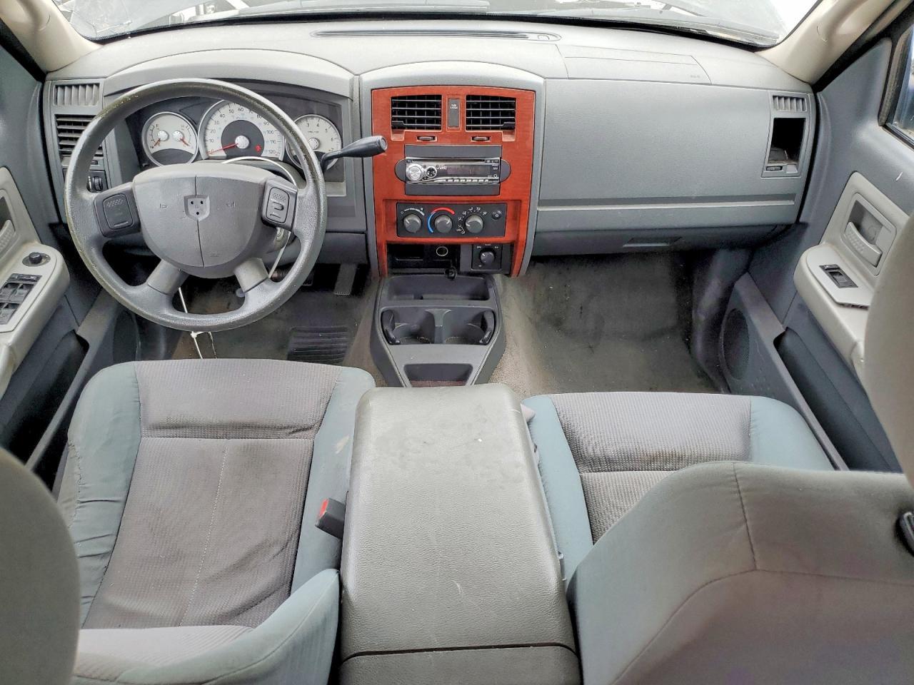 2005 Dodge Dakota Quad SLT