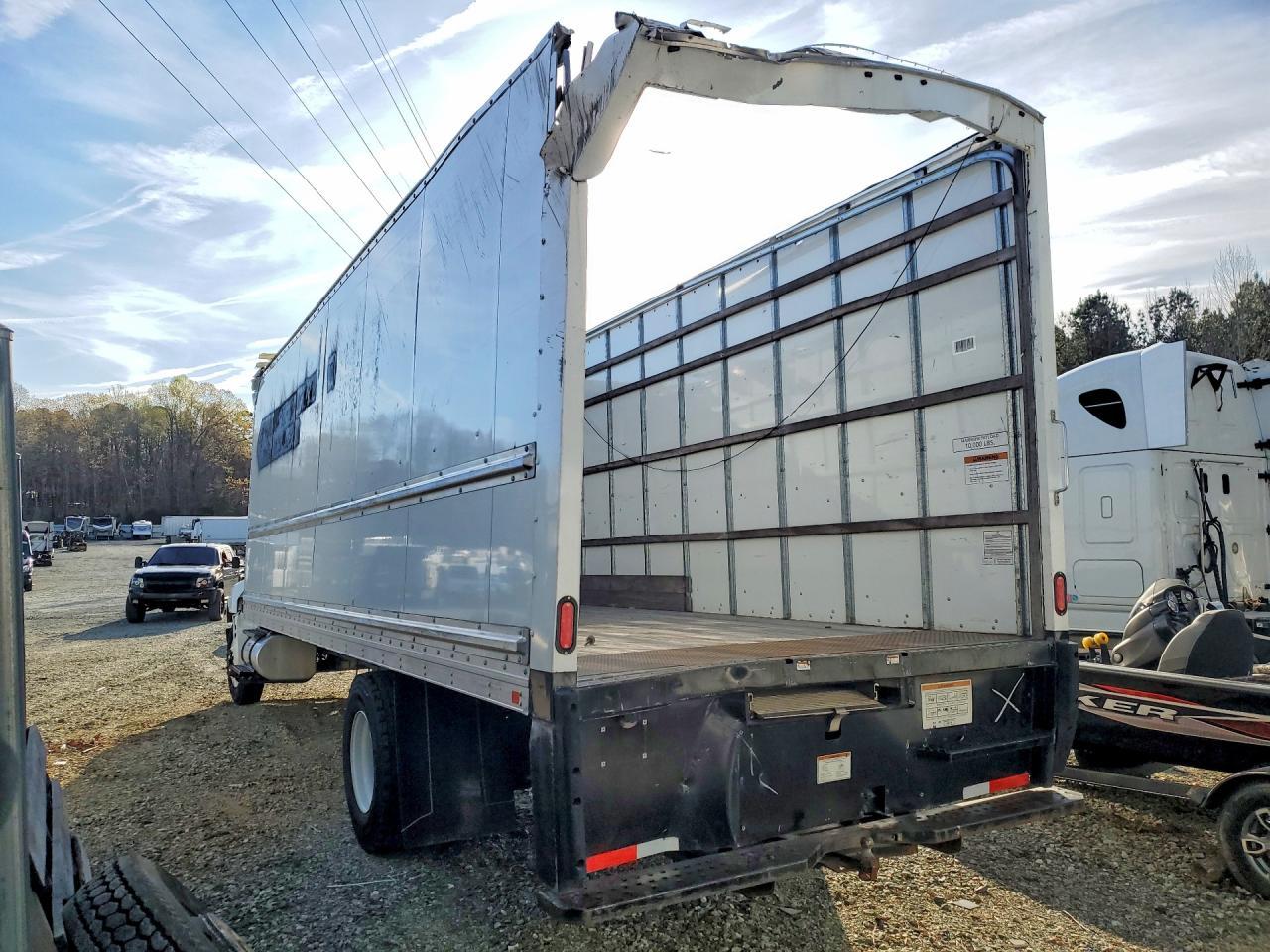 2023 International MV607 BOX Truck