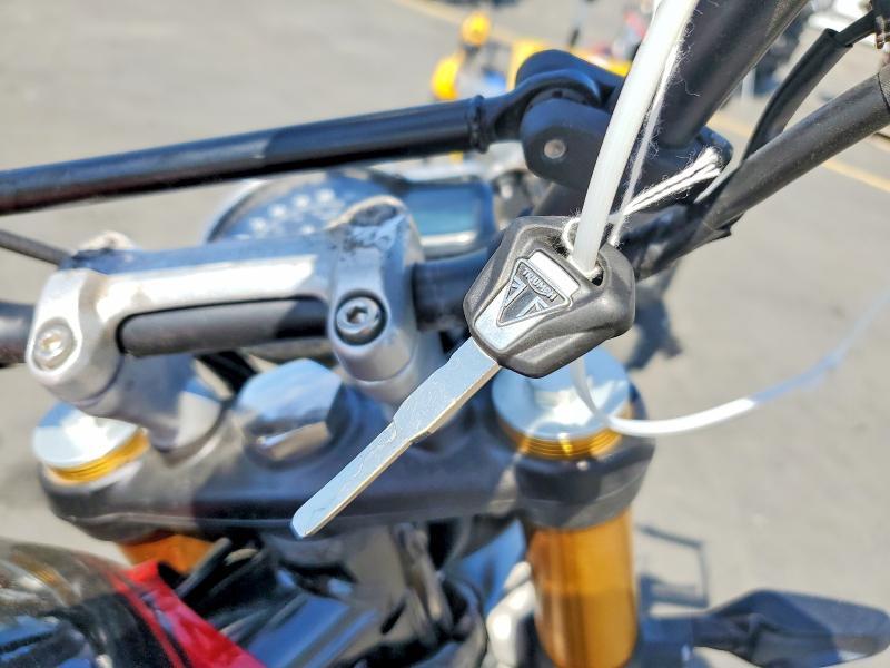 2024 Triumph Scrambler 400 X