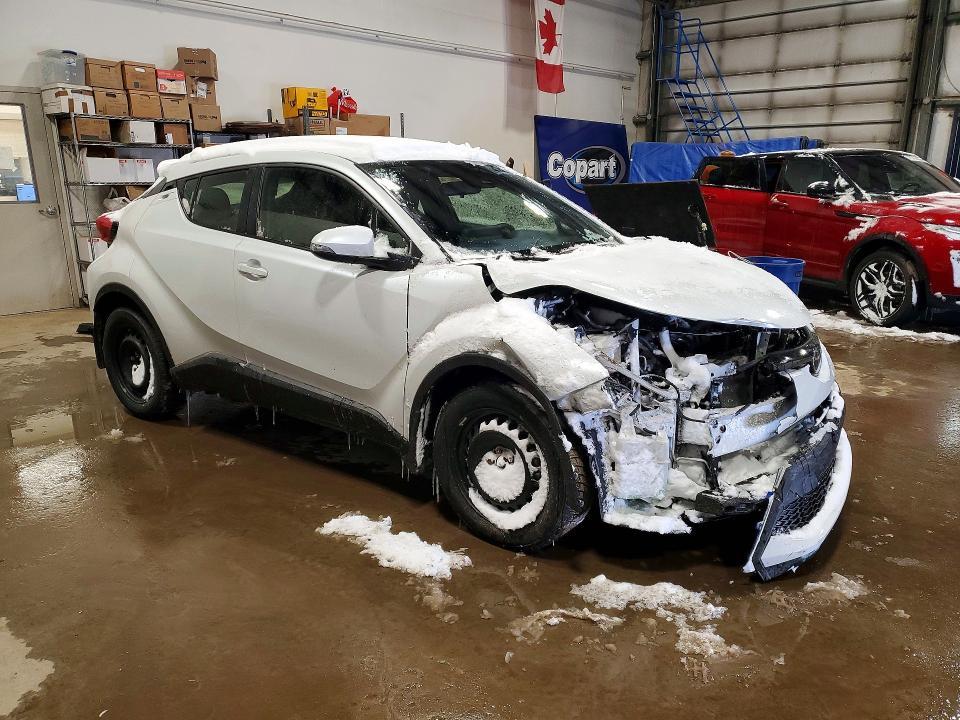 2022 Toyota C-hr xle