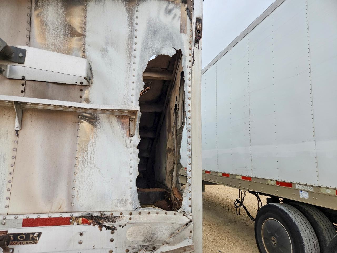 2008 Wilson DWH-550 Grain Trailer