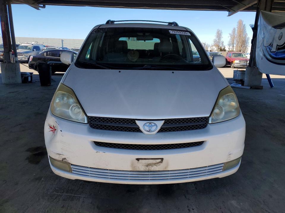 2005 Toyota Sienna xle 7 Passenger