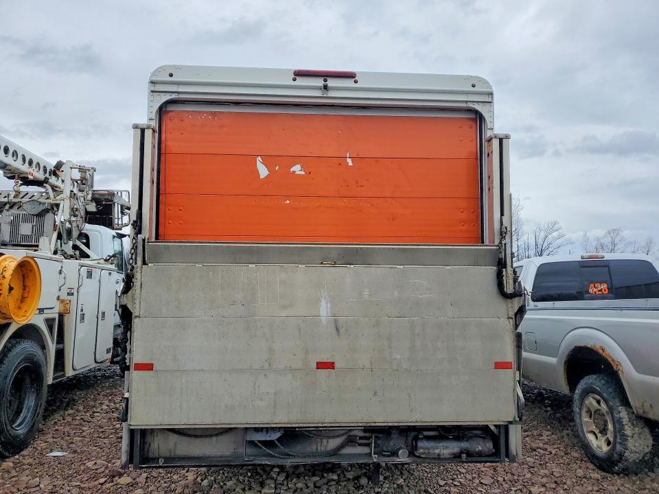 2014 Freigliner 2014 Freightliner MT55 Chassis Delivery Truck