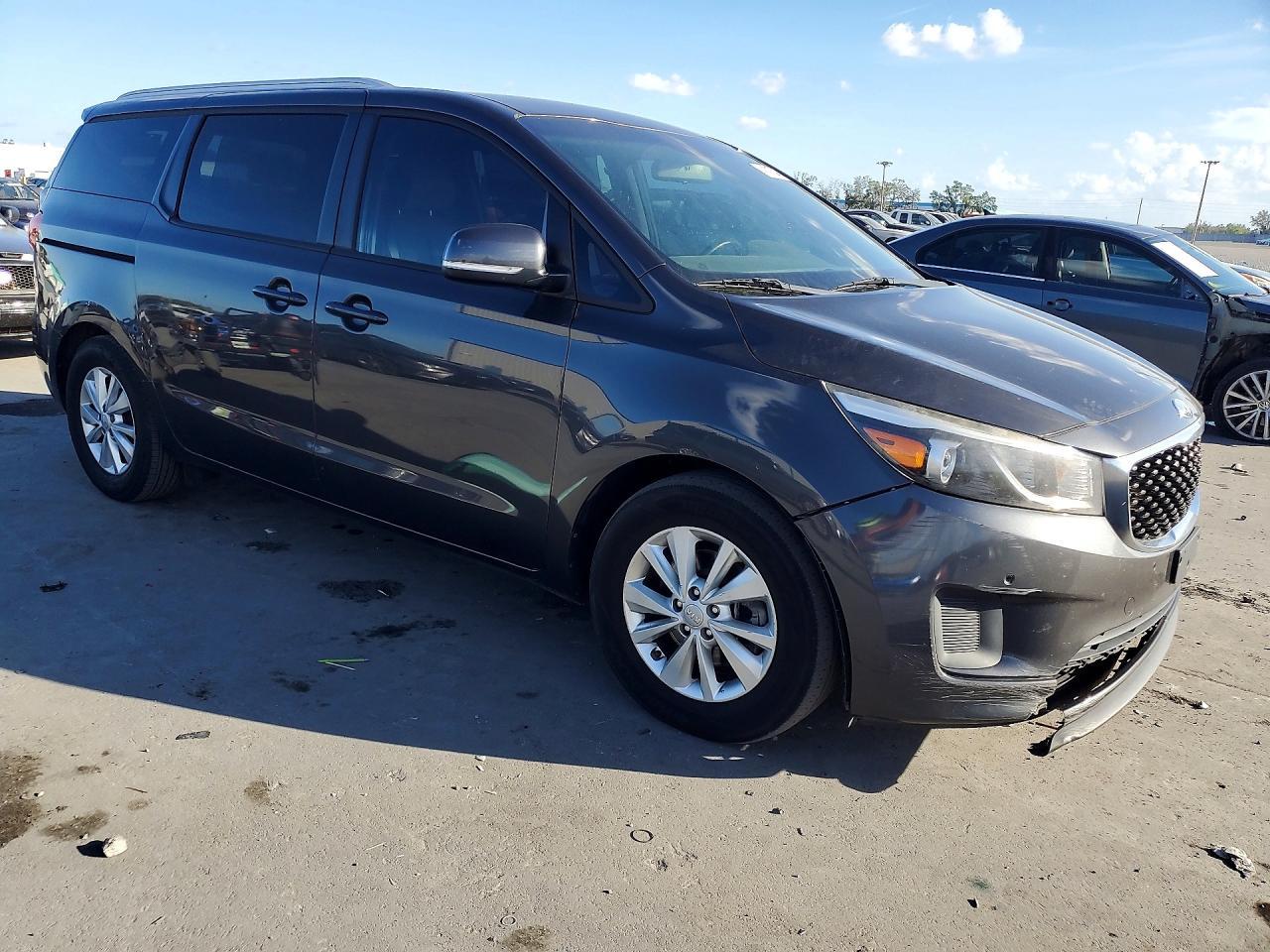 2018 KIA Sedona lx