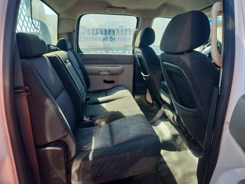 2014 Chevrolet Silverado Flatbed Truck
