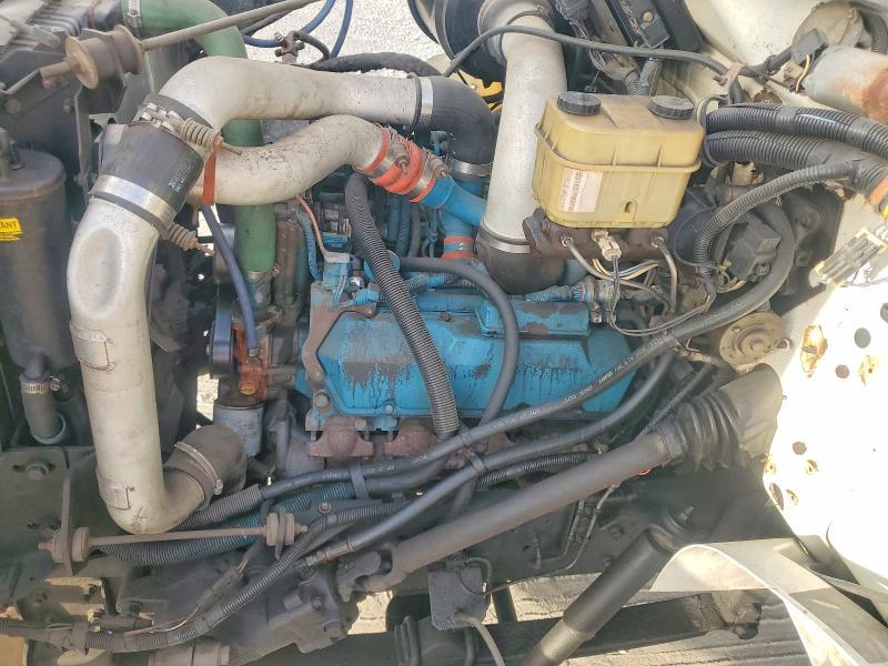 1995 International 4700 Semi Truck