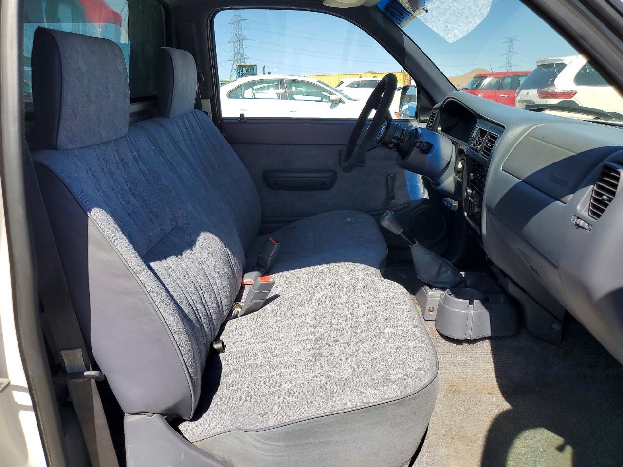 2000 Toyota Tacoma Base