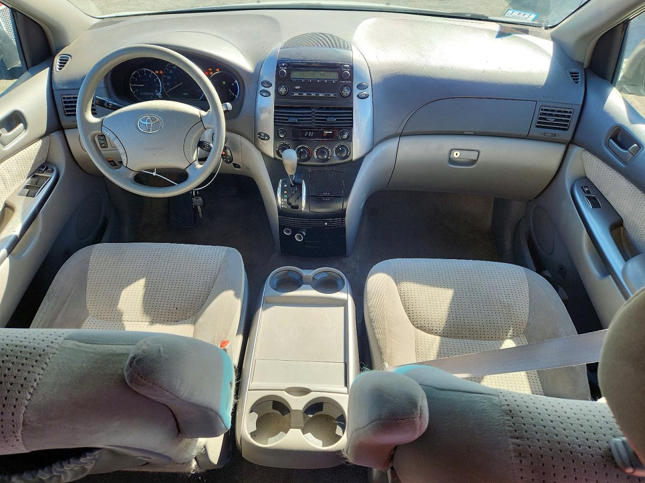 2008 Toyota Sienna le 7-passenger