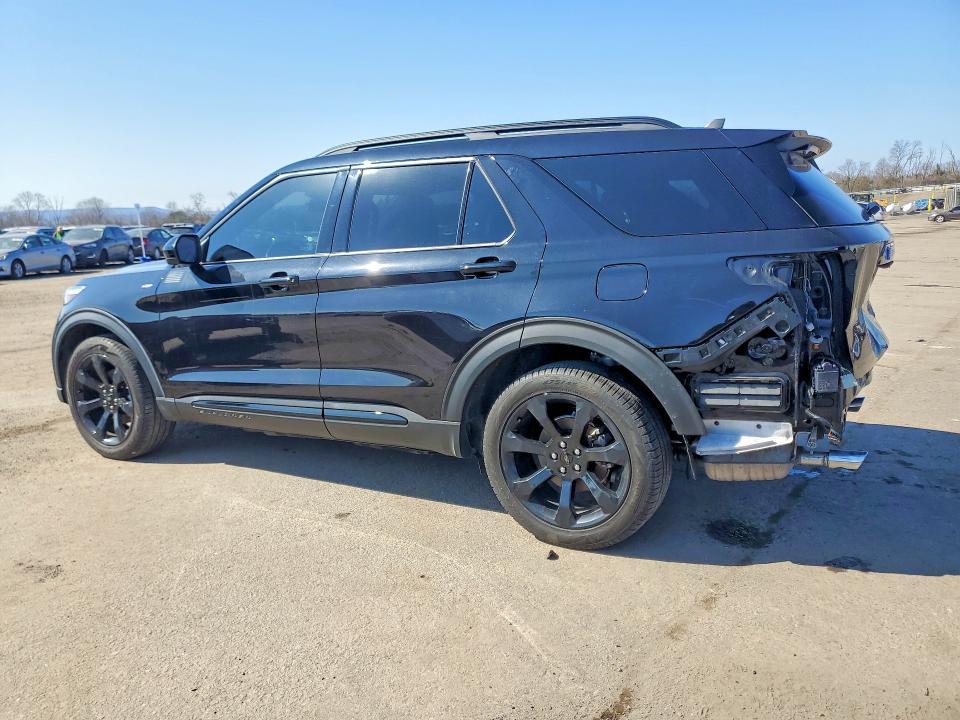 2022 Ford Explorer St-line