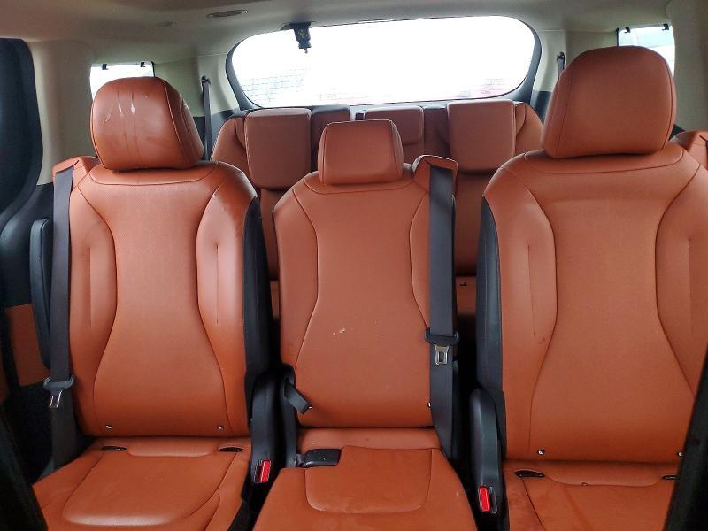 2025 KIA Carnival sx