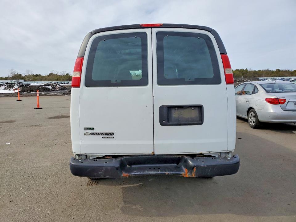 2011 Chevrolet Express 2500 Cargo Delivery Van