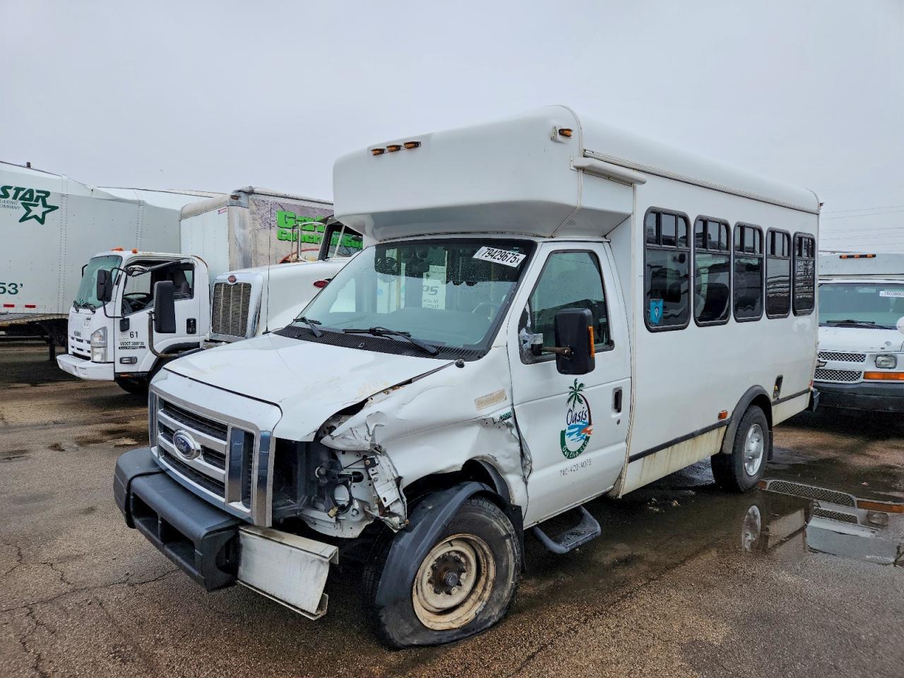 2014 Ford Econoline E350 Super Duty Cutaway Van