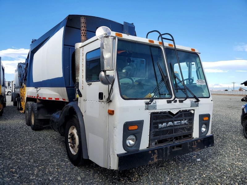2008 Mack LEU613 Refuse Truck