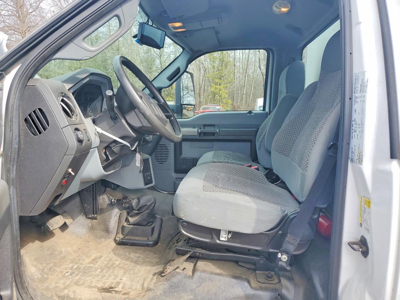 2016 Ford F650 Super Duty BOX Truck
