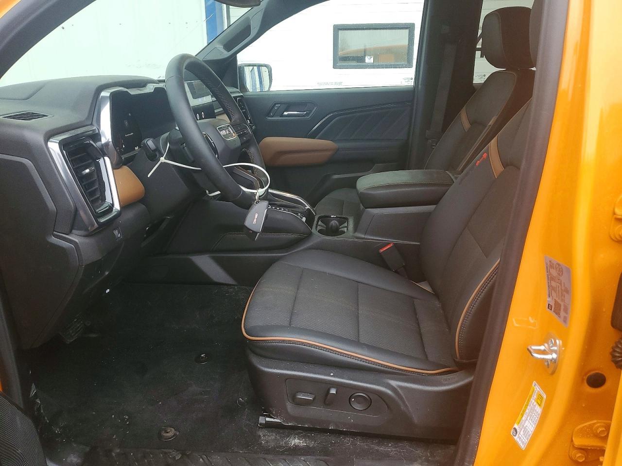 2025 GMC Canyon AT4
