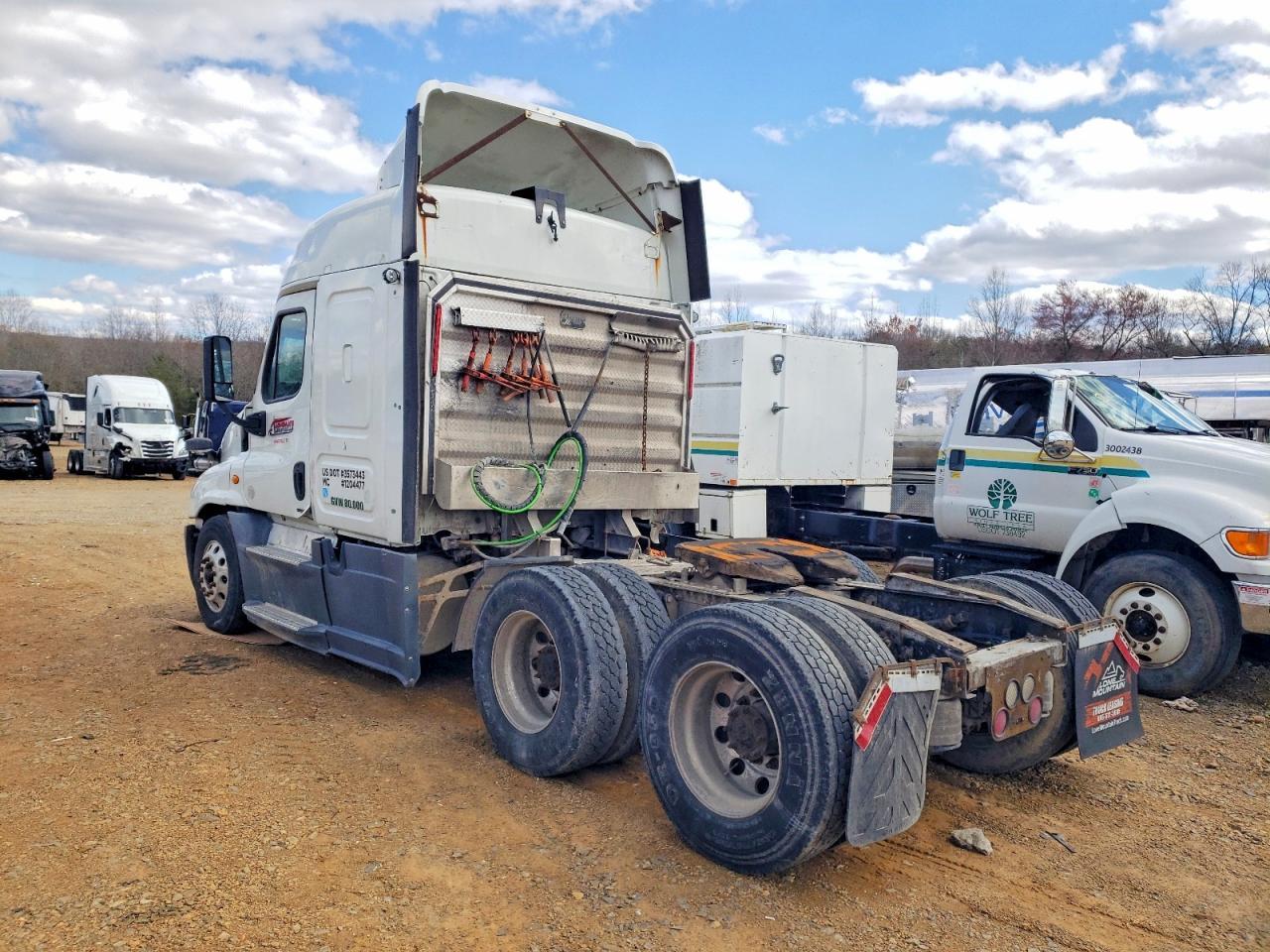 2016 Freigliner 2016 Freightliner Cascadia 125 Semi Truck