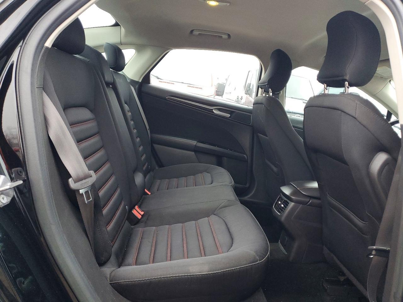 2016 Ford Fusion se
