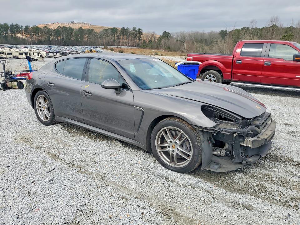 2014 Porsche Panamera 2