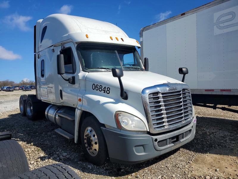 2012 Freightliner Cascadia Semi Truck