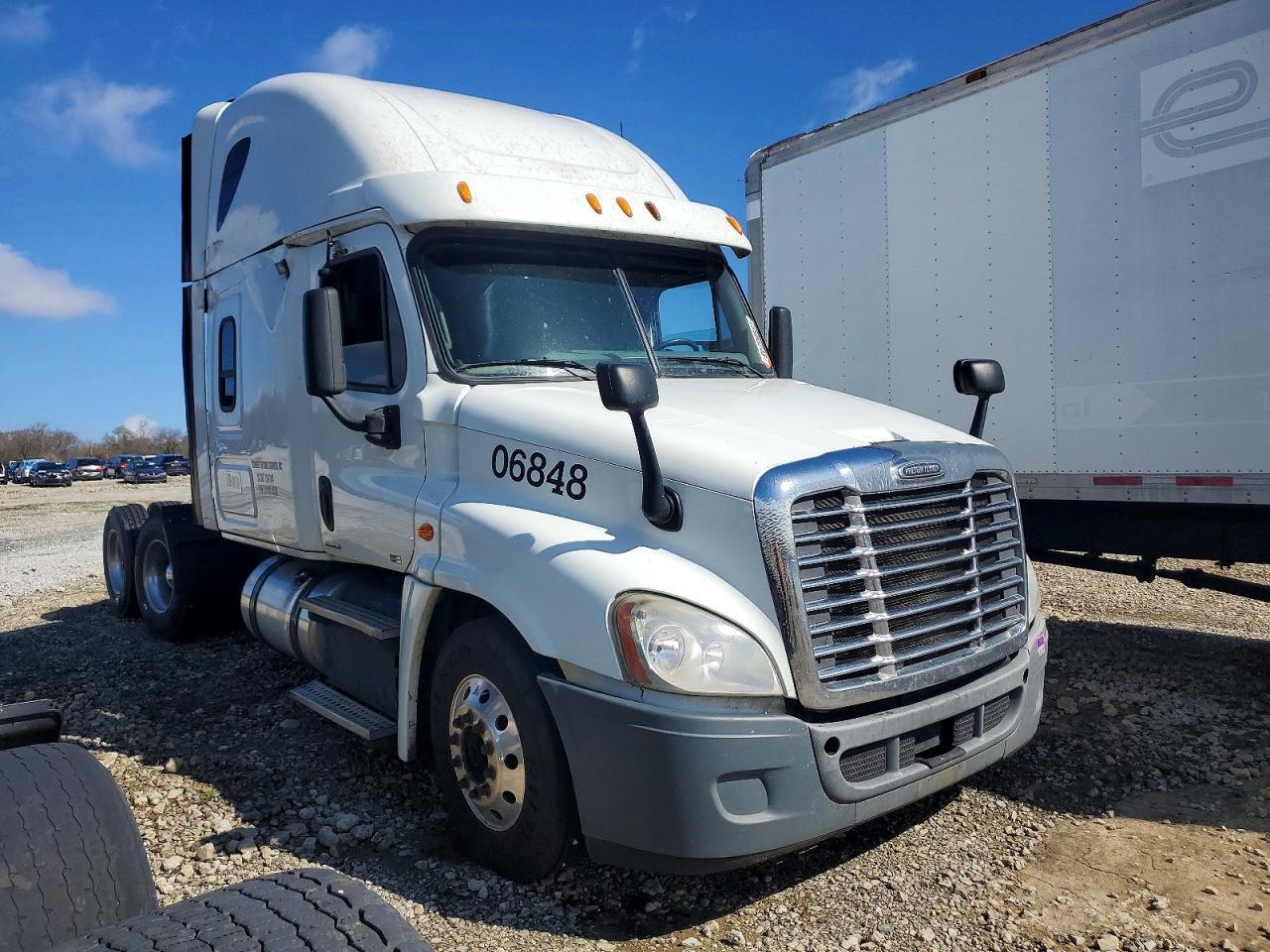 2012 Freightliner Cascadia Semi Truck