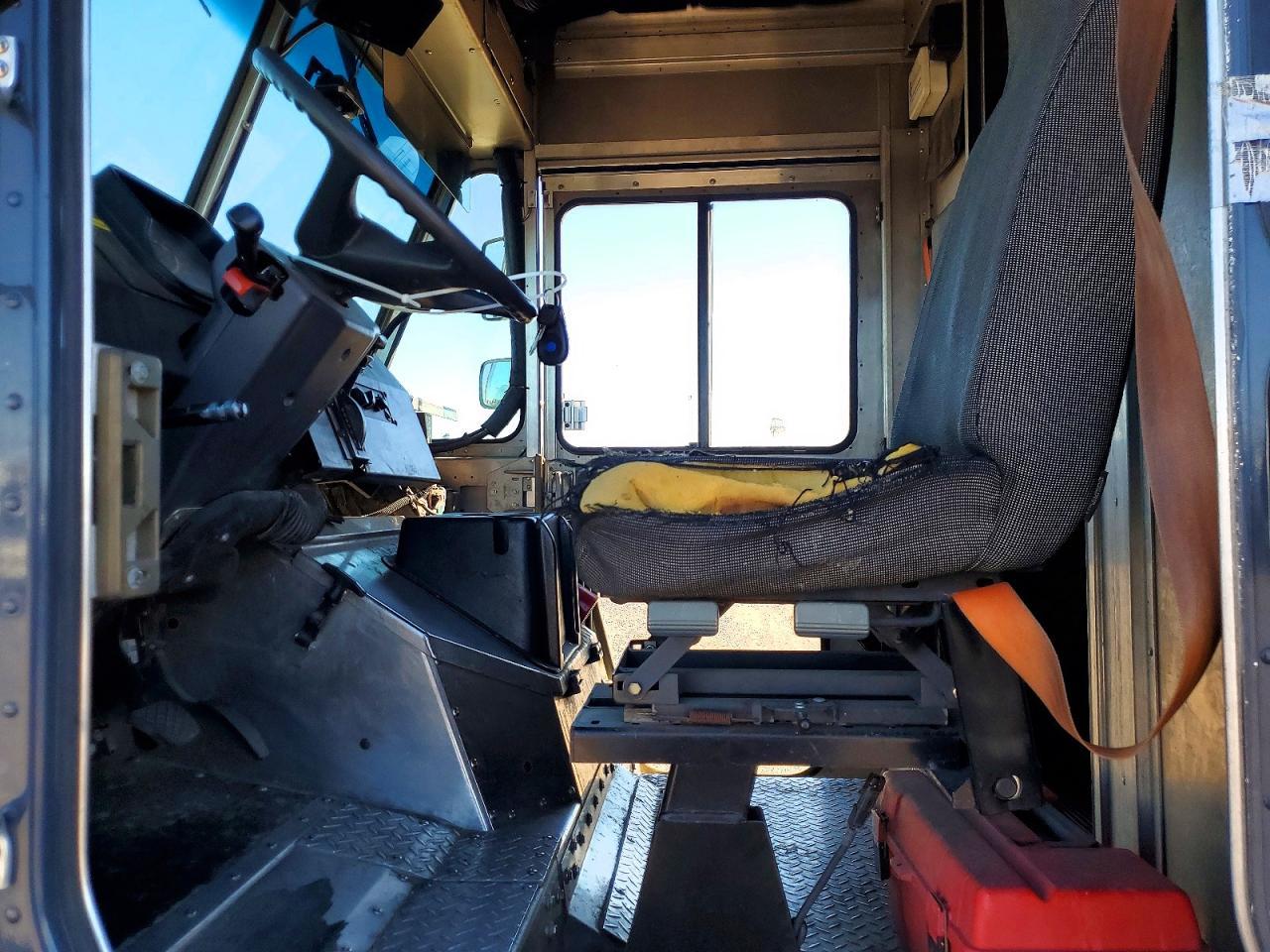 2020 Freightliner MT45G Chassis Delivery Truck