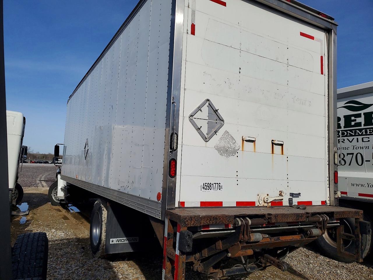 2016 Freigliner 2016 Freightliner Business Class M2 BOX Truck