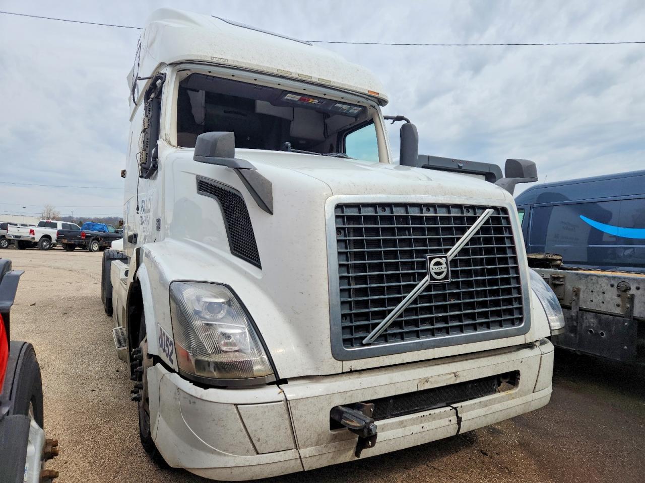 2016 Volv O VNL Semi Truck
