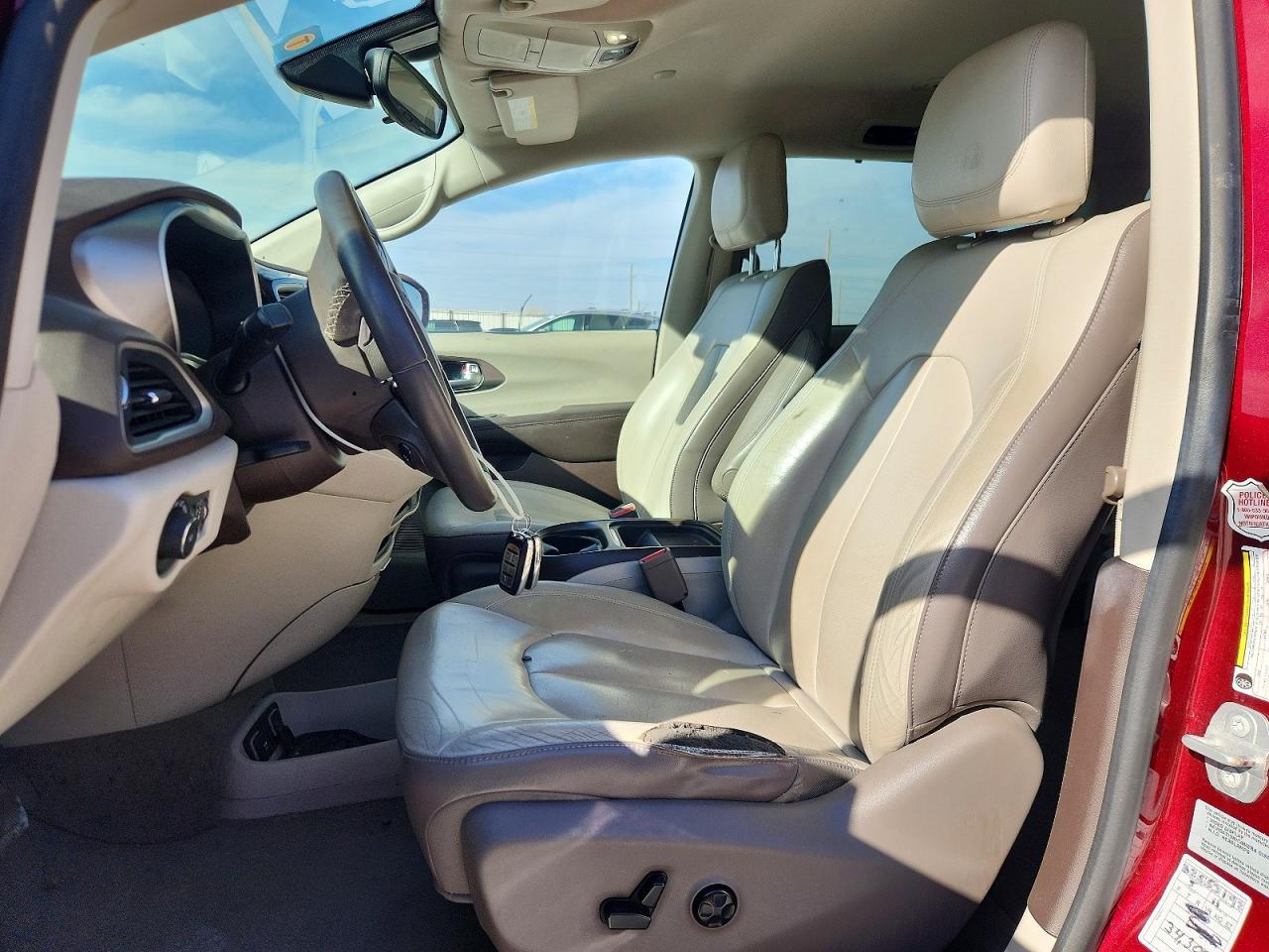 2017 Chrysler Pacifica Touring l