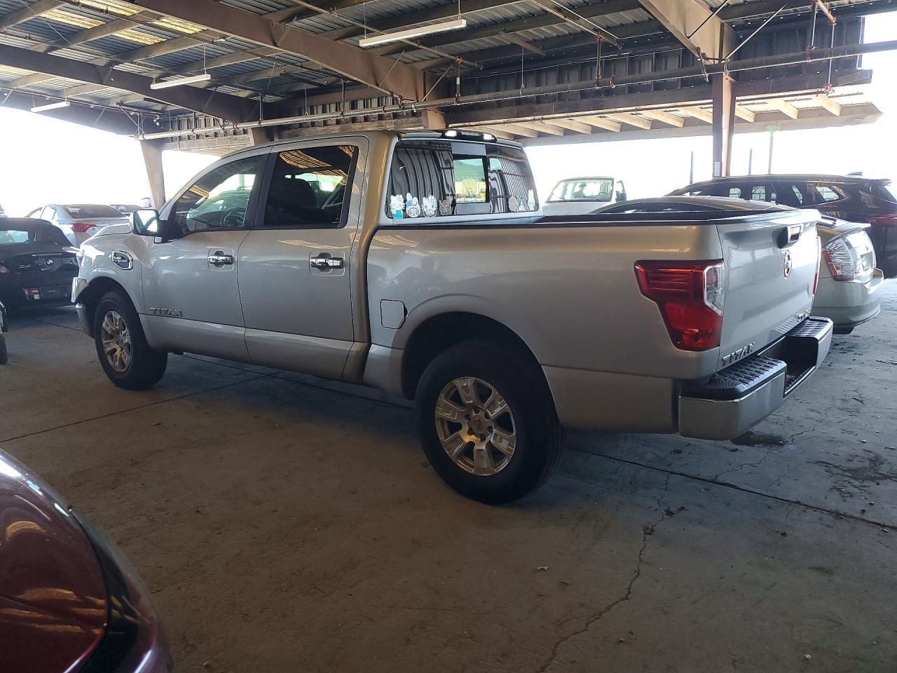 2017 Nissan Titan SV