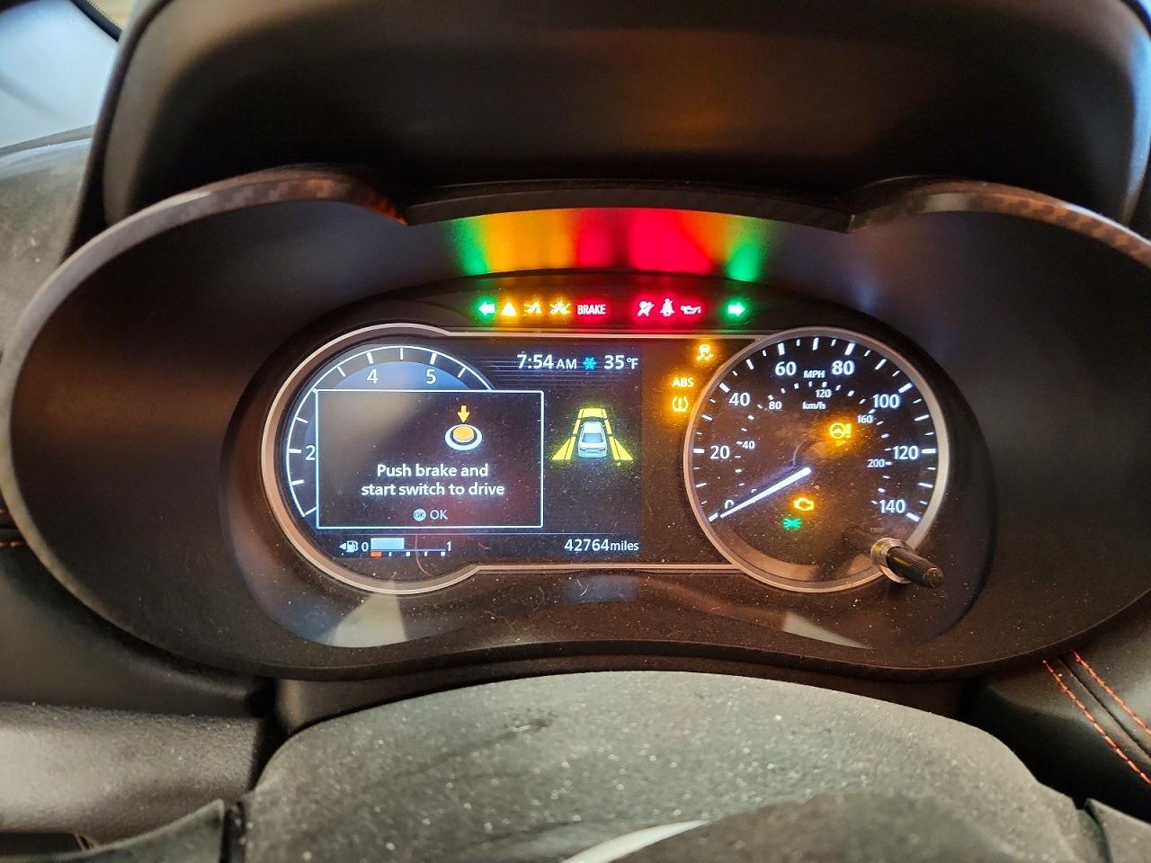 2022 Nissan Versa sr